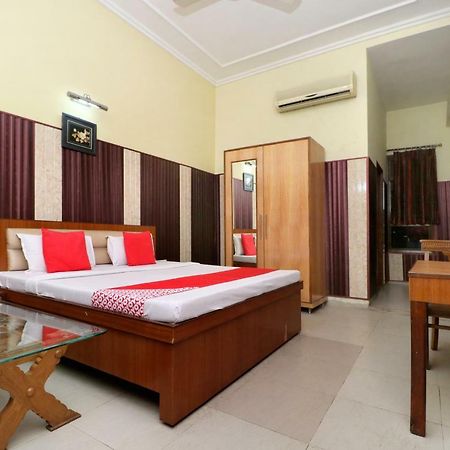 Oyo 40699 Grand Sokhi Hotel Tarn Taran Exterior photo