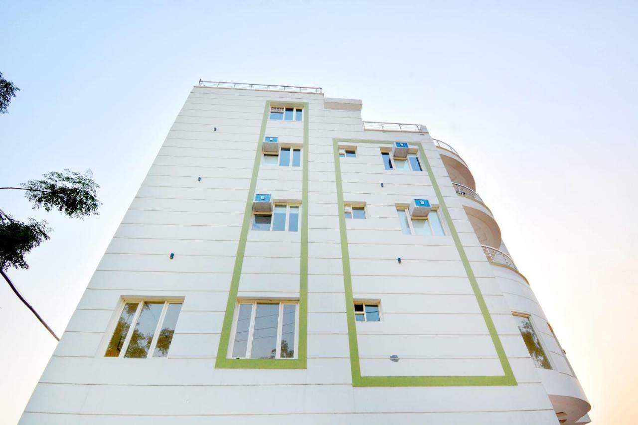Oyo 40699 Grand Sokhi Hotel Tarn Taran Exterior photo